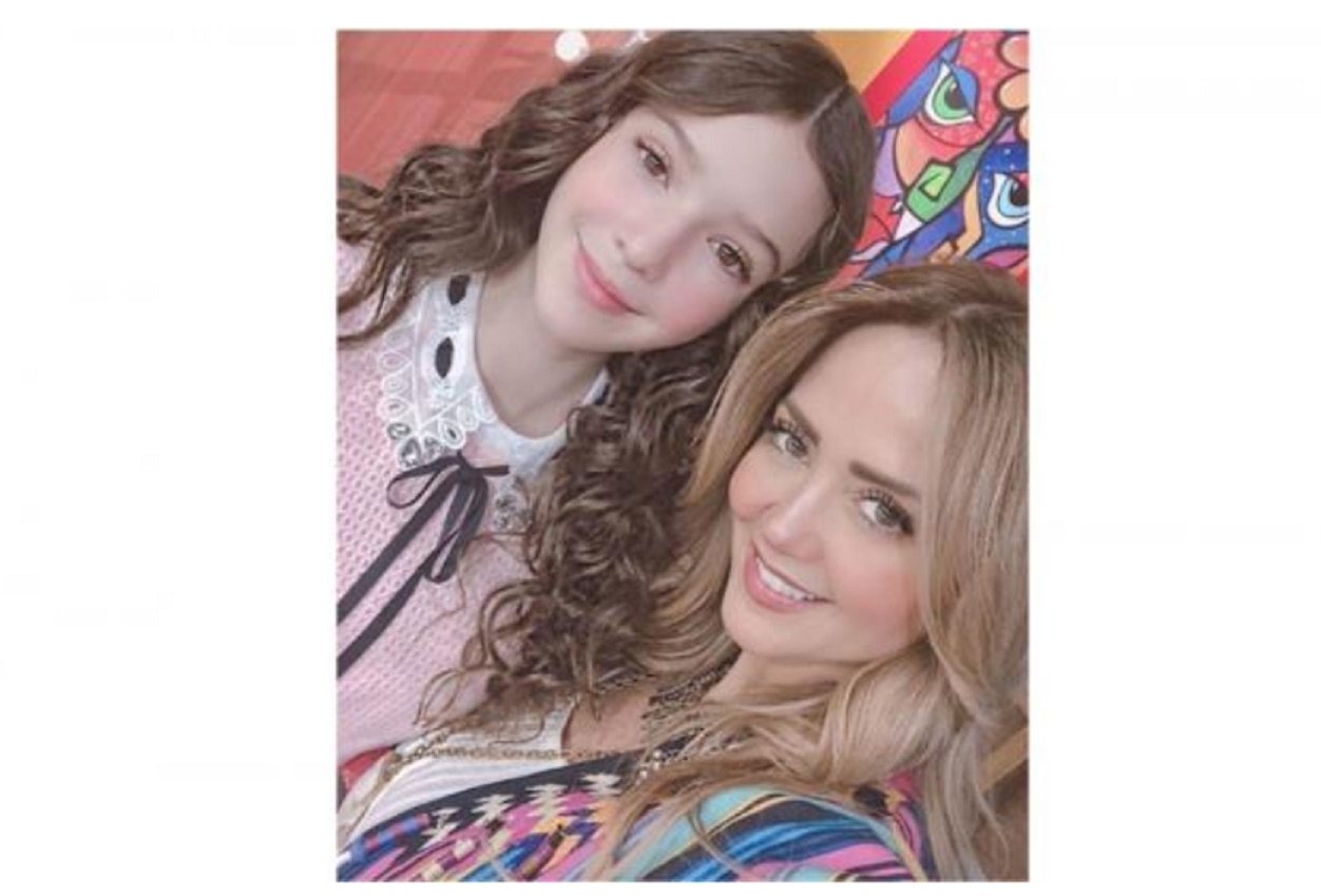 Andrea Legarreta, conmovida por entrevistar a su hija Mía