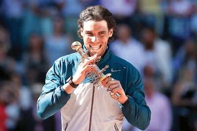 Confirma su reinado en polvo de ladrillo