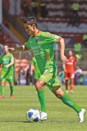 Congelan ocho meses a Julio Nava 