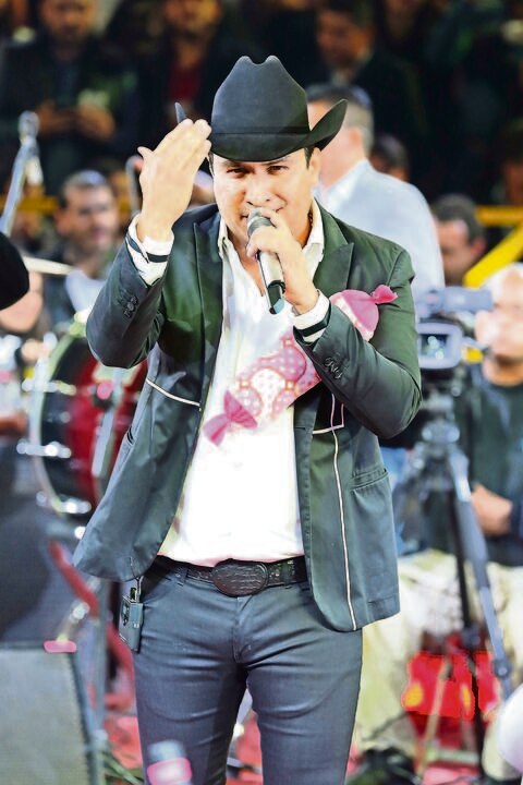 Julión Álvarez,el sencillo