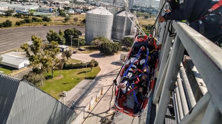 Rescate de película: atrapado en la azotea 