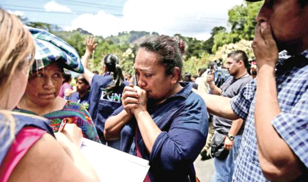 Suman 31 niñas muertas por incendio en refugio de Guatemala