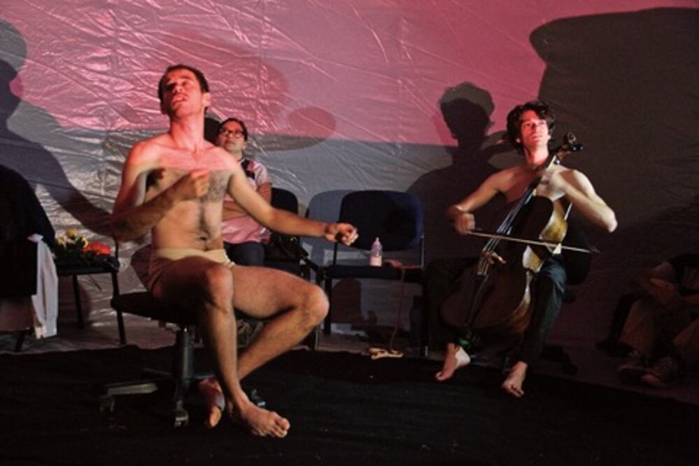 Adaptan un domo portátil como foro