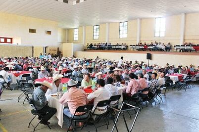 Celebran en Landa a sector ganadero  