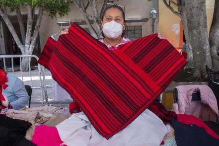 “Vender una blusa nos da el ánimo de seguir adelante”
