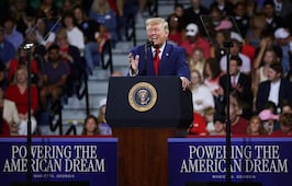 Trump vuelve a insinuar un tercer mandato: "Me encantaría"