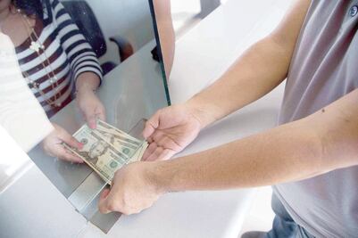 Avanzan remesas 6.2% durante abril