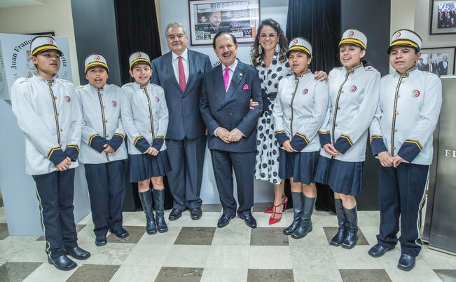 Lotenal honra a Ealy Ortiz