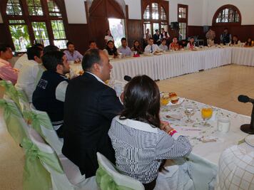 Universitarios piden más apoyos 