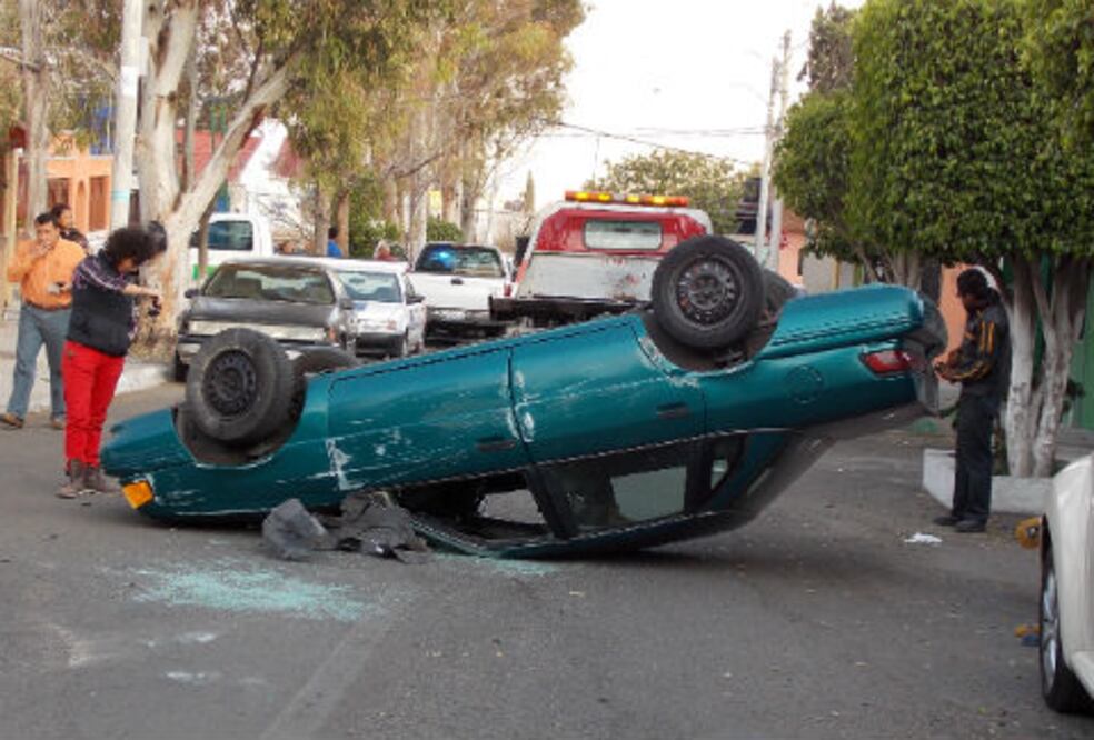 Vuelcan en la colonia Azteca