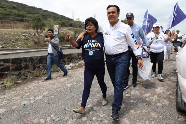 El candidato realizó un recorrido por distintas calles de la  colonia Victoria Popular  y Diana Laura 1 y 2. / Foto: Especial