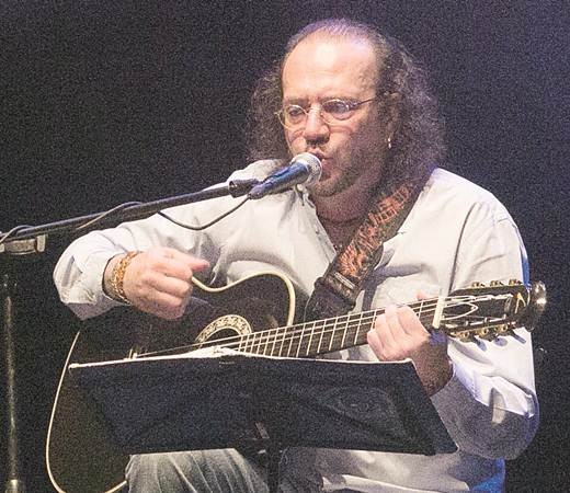 Delgadillo da una cátedra de trova