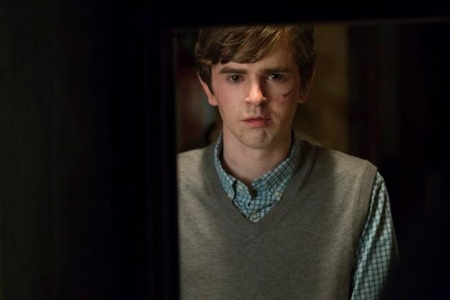 Freddie dice que ha explorado todas las emociones de Bates (UNIVERSAL CHANNEL)