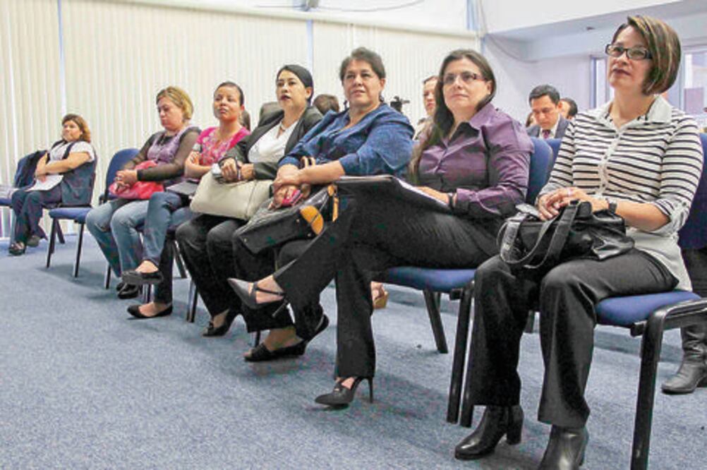 Celebran el primer foro empresarial para mujeres