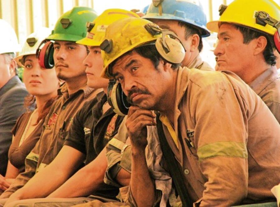 Denuncian minas contaminantes