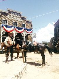 Defiende a López de Santa Ana 