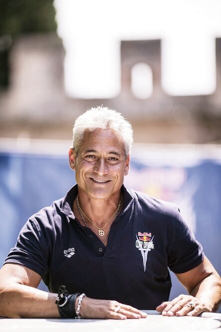 Multifacético Greg, actor, escritor y juez