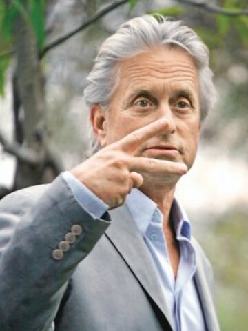 Douglas ya sacó sus cosas de la casa