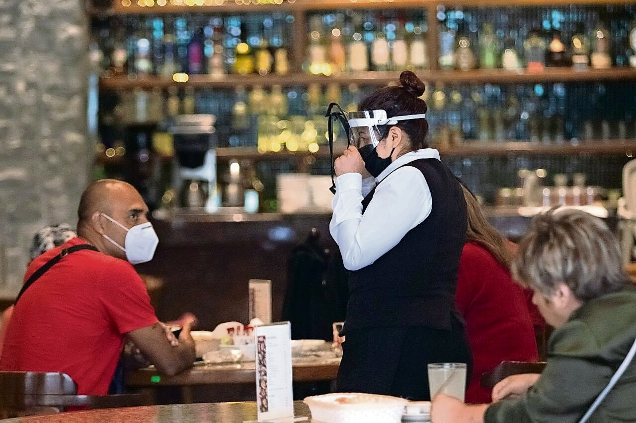 Proponen ampliar los horarios de restaurantes