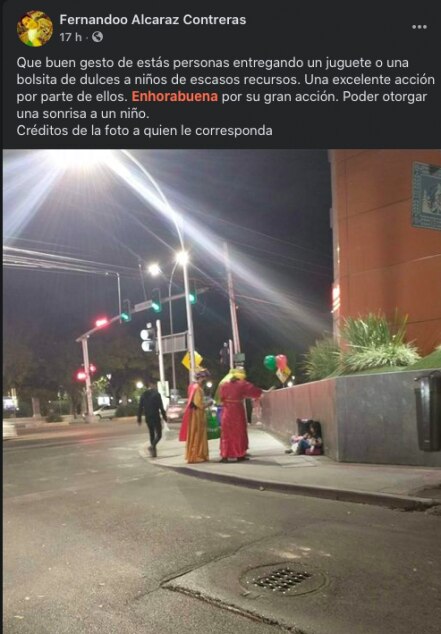 Captan a los Reyes Magos entregando juguetes en Querétaro