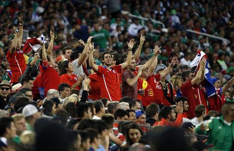 Dólares, sí; poco futbol