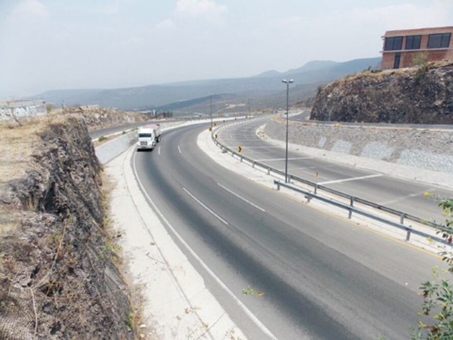 Fray Junípero Serra, vía muy accidentada