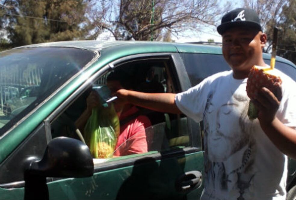 Viven de vender piñas