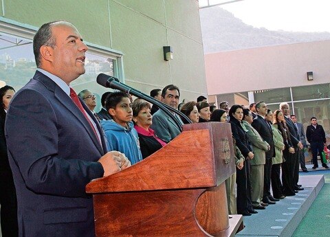 Descarta Loyola hacer cambios en gabinete