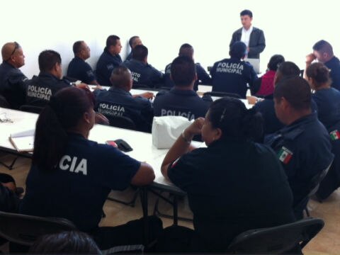 Capacitan a policías en Tequisquiapan