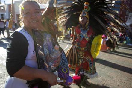 Lucía lleva 67 años danzando a la Santa Cruz de los Milagros en Querétaro 