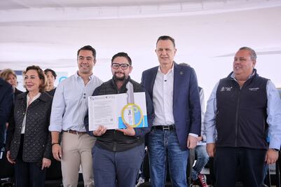 Avanza modernización del transporte: Entregan primera etapa de Qrotaxi y apoyos económicos a taxistas en Querétaro