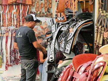 Prevén baje venta de artículos de charrería