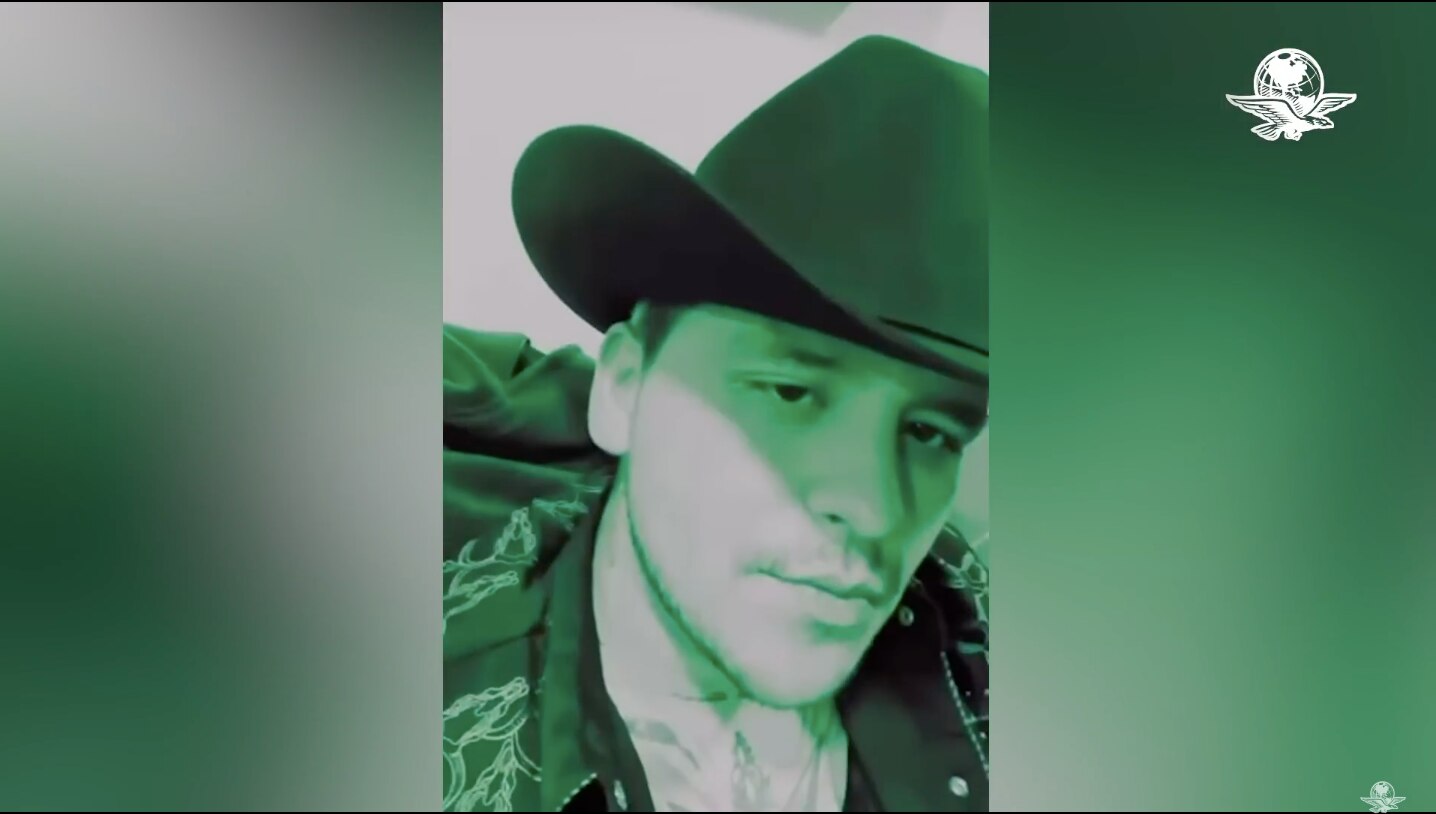 Christian Nodal sorprende al aparecer sin sus característicos tatuajes