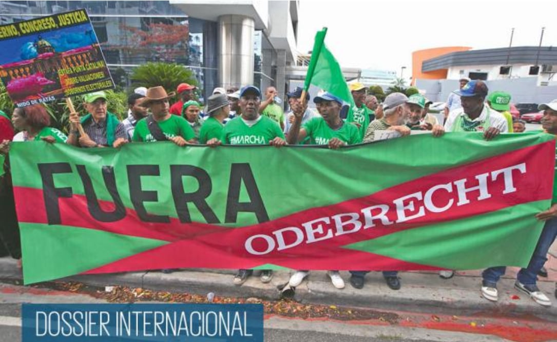 Miembros del Movimiento Marcha Verde, durante una protesta en República Dominicana contra la corrupción de Odebrecht, en junio de 2017. (EFE. ARCHIVO)