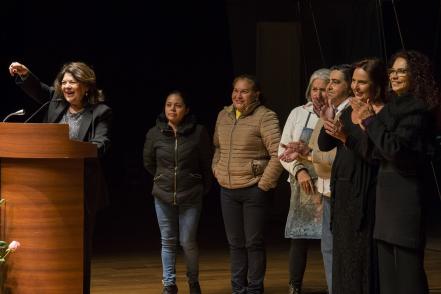 Presentan Falsos silogismos de colores