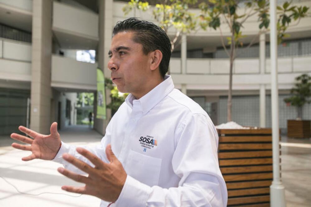 El abanderado del PAN dijo que en caso de ser favorecido con el voto, incrementará la seguridad y mejorará las vialidades. / Foto: Demian Chávez