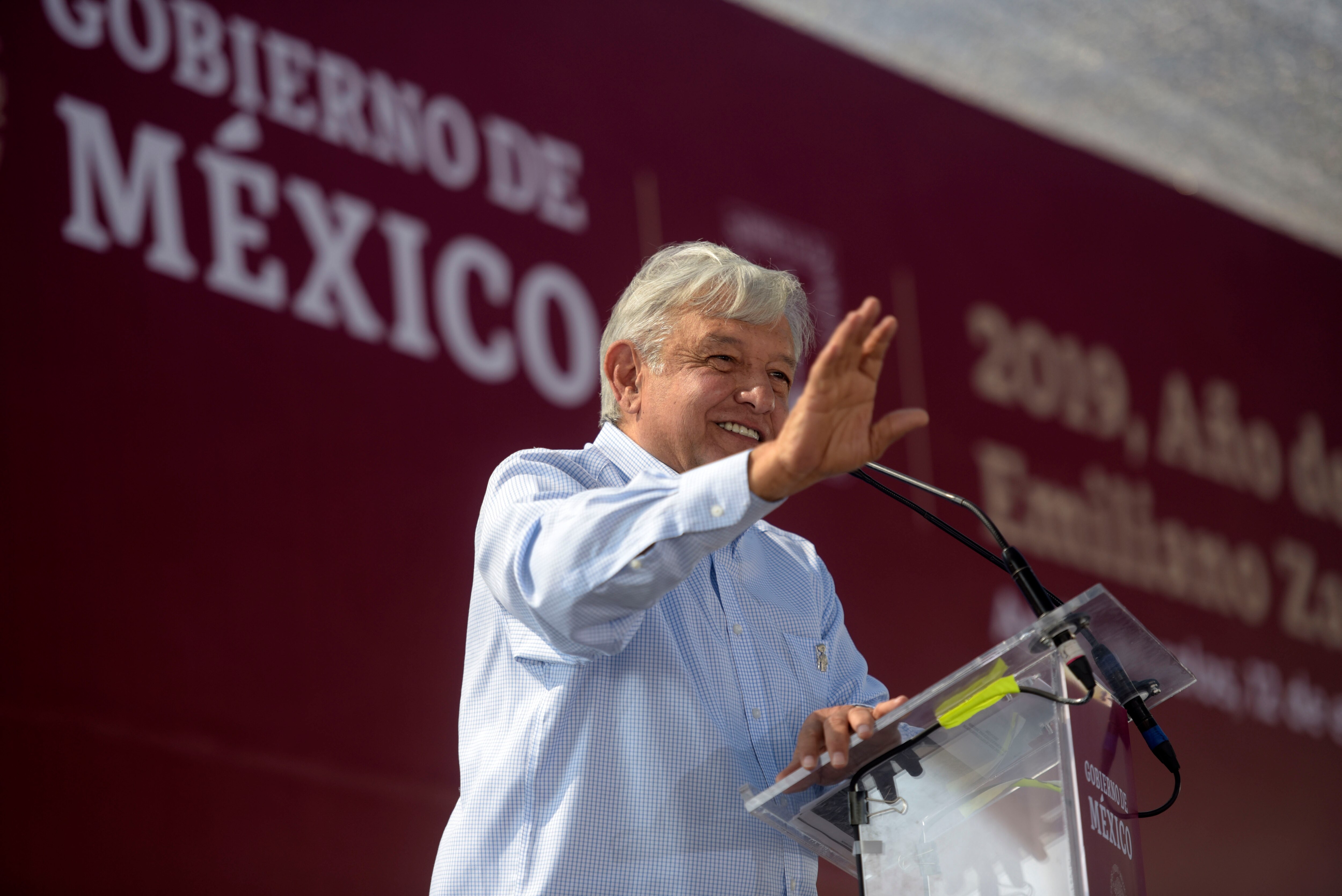 México no frenó importaciones de gasolina, dice AMLO