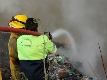 Evacuan a 1,500 alumnos por incendio