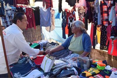 Luque recorrió el tianguis El Tintero