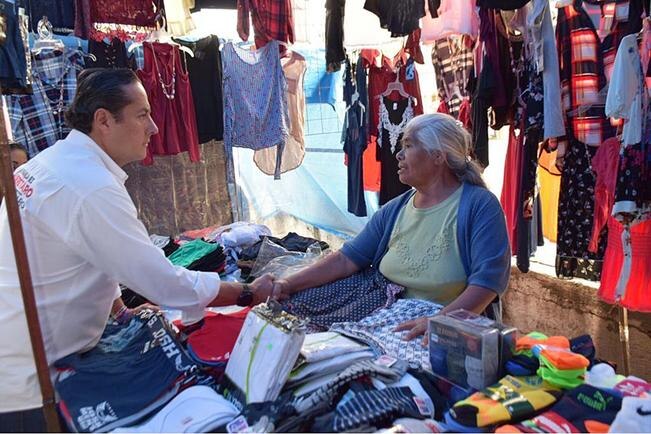 Luque recorrió el tianguis El Tintero
