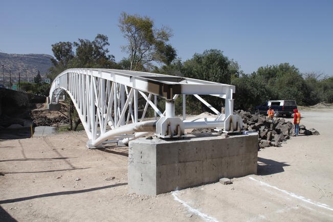 Pese a INAH, sigue construcción de puente