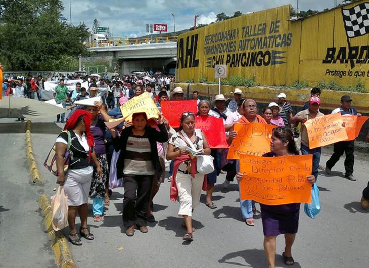  Visitarán Querétaro padres de normalistas