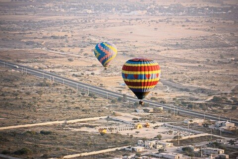Corren para volar…  en globo