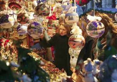 Bazar navideño en Epigmenio González