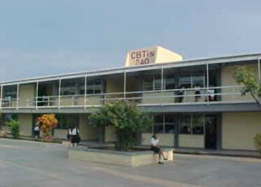 Rechazan prepas a mil  sanjuanenses al año