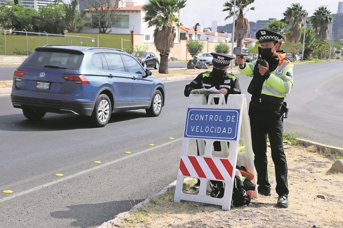 El 90% de los conductores excede límite de velocidad en Querétaro