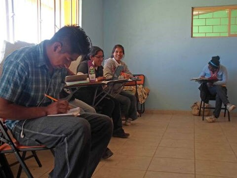 Buscan abatir rezago educativo
