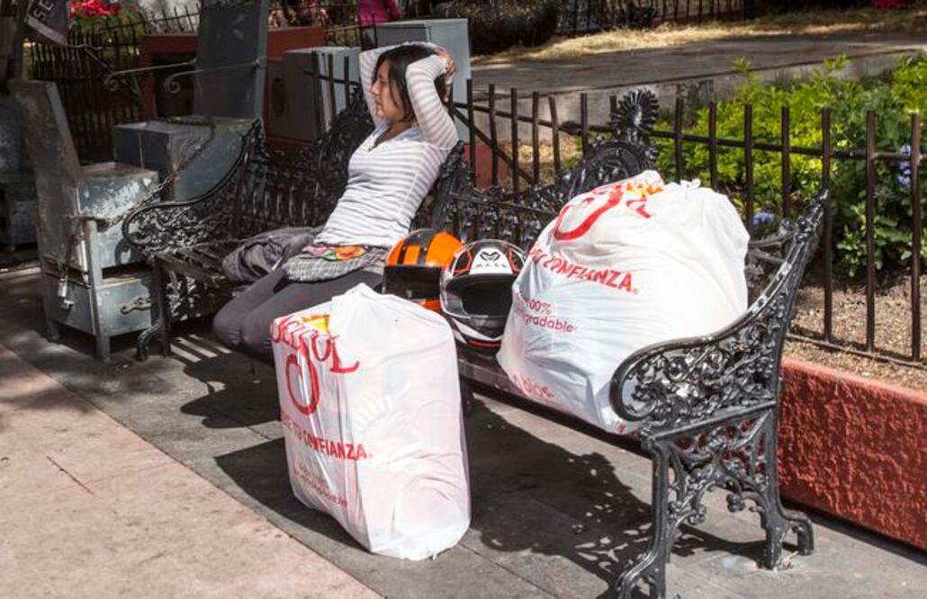 Comerciantes han solicitado que se modere el material y no se llegue a la eliminación por completo.