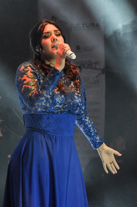 Yuridia seduce al público queretano