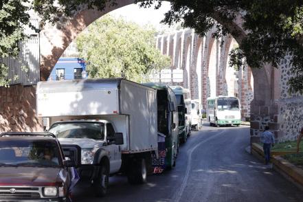 Transportistas en Querétaro acusan falta de apoyo de la 4T
